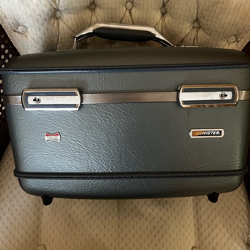 Traincase - Picture 7 of 9